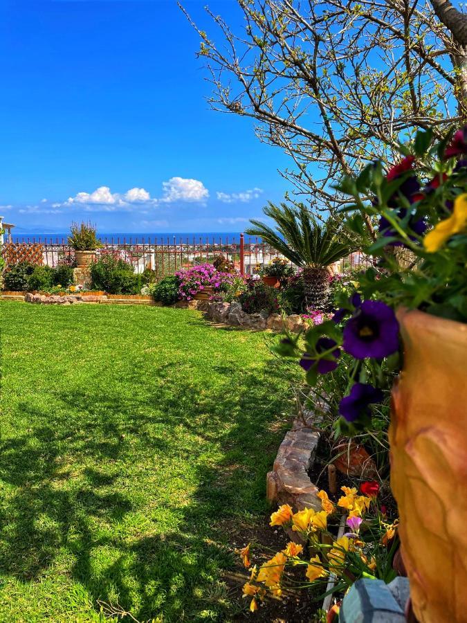 Gardenbnb- Apartment With Garden & Seaview Artemida  Exterior photo