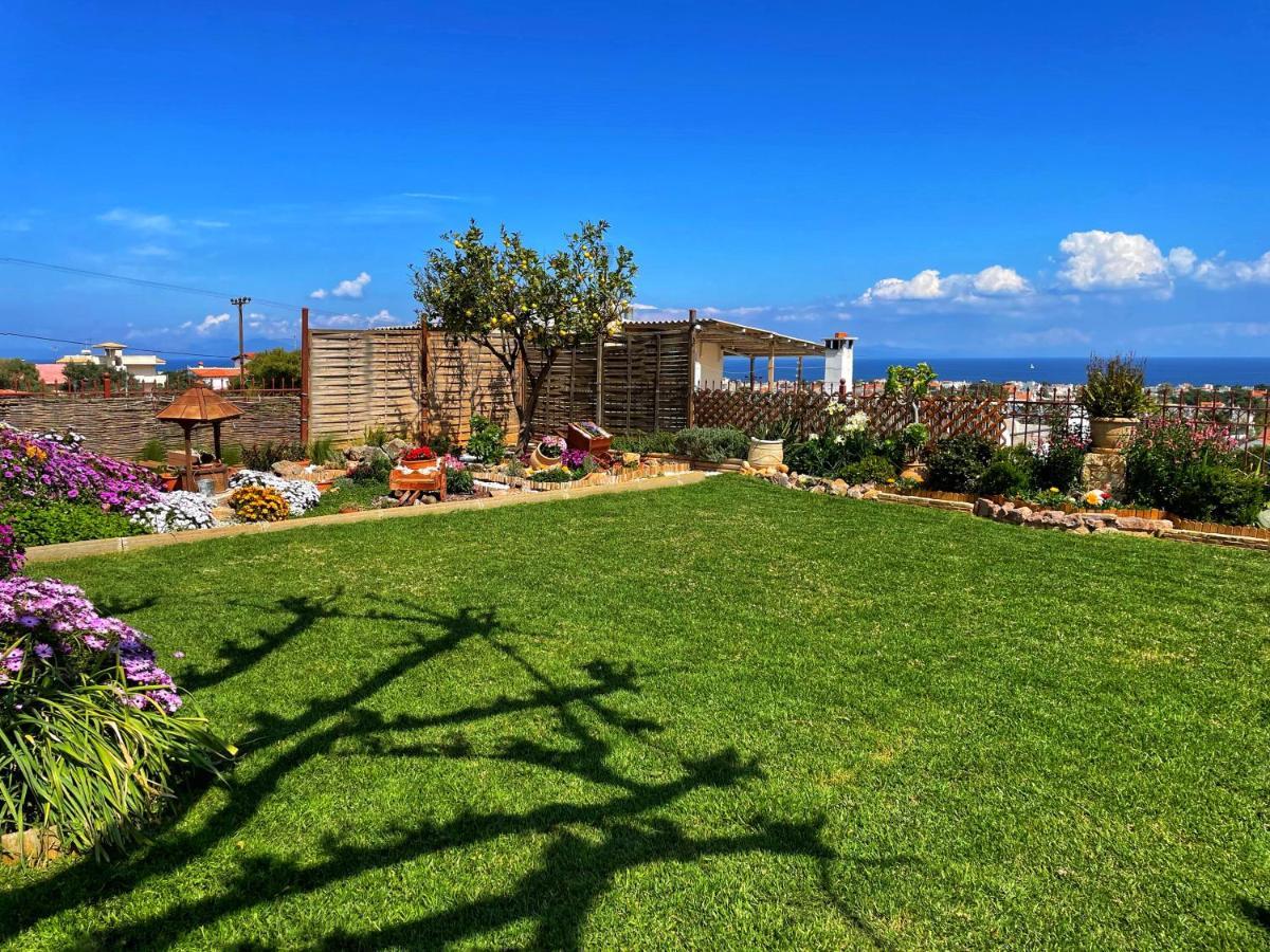 Gardenbnb- Apartment With Garden & Seaview Artemida  Exterior photo
