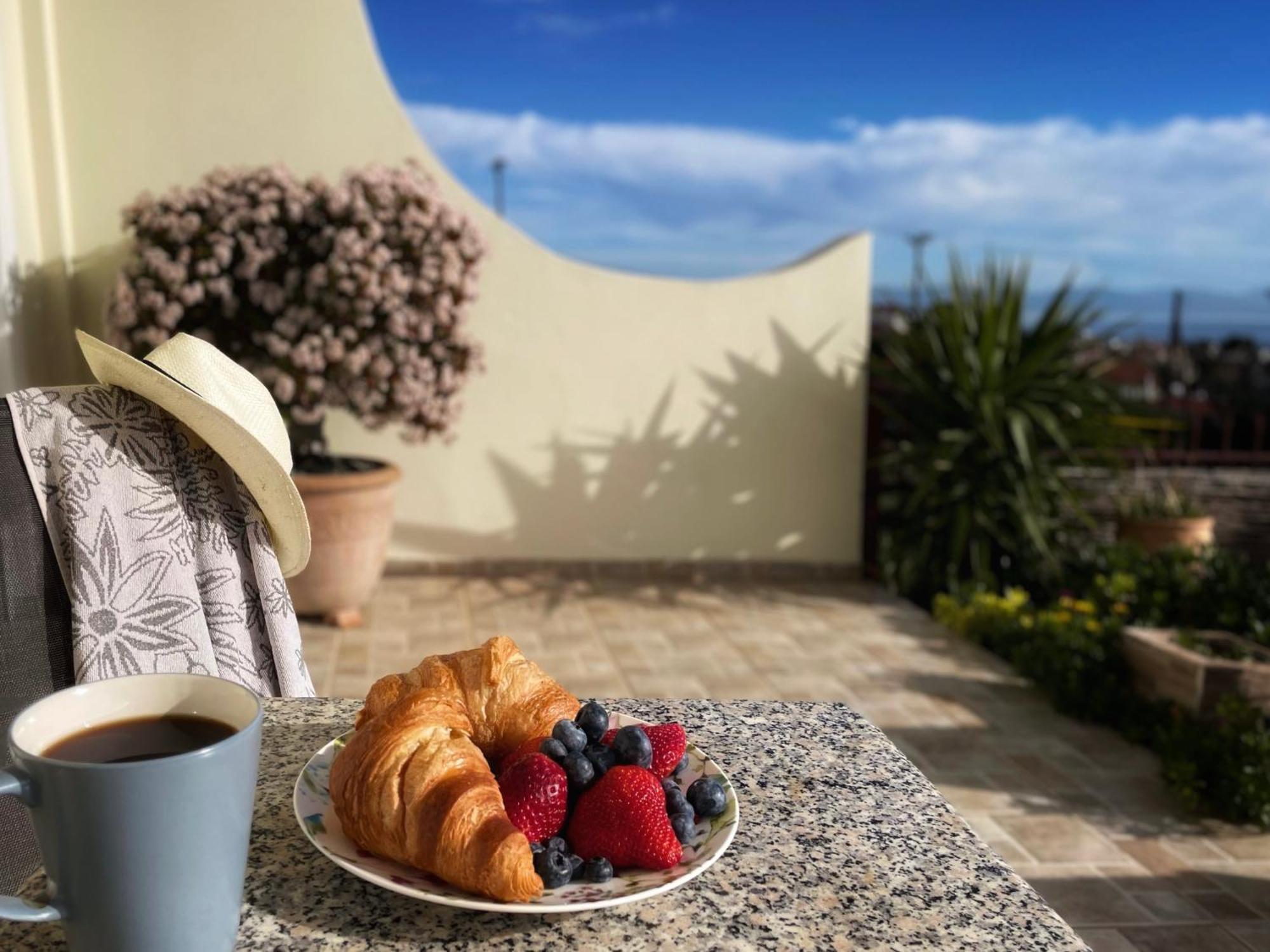 Gardenbnb- Apartment With Garden & Seaview Artemida  Exterior photo