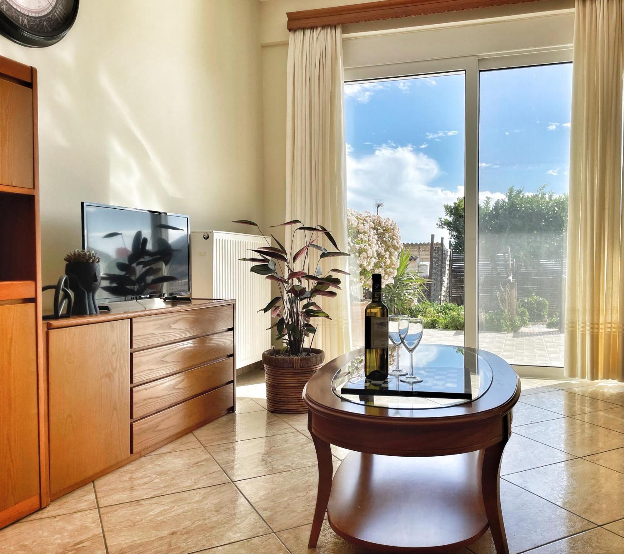 Gardenbnb- Apartment With Garden & Seaview Artemida  Exterior photo